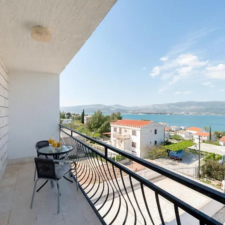 Daire Apartmants Ujevic *