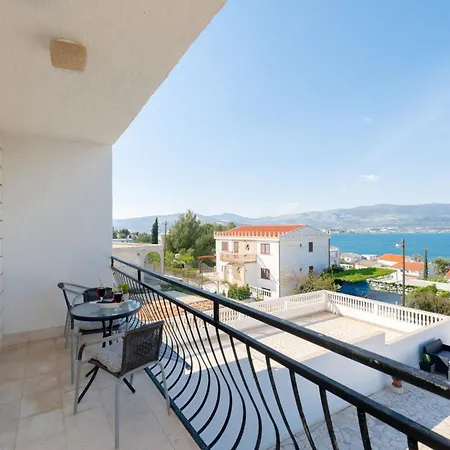 Apartmants Ujevic 公寓