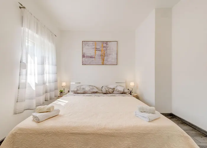 公寓 Apartmants Ujevic 特罗吉尔